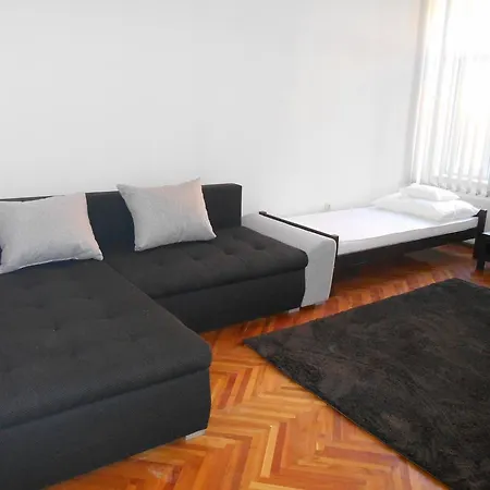 Akos Apartman Apartment Eger
