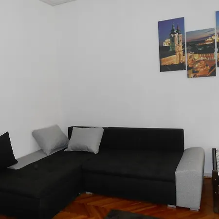 Akos Apartman Apartment