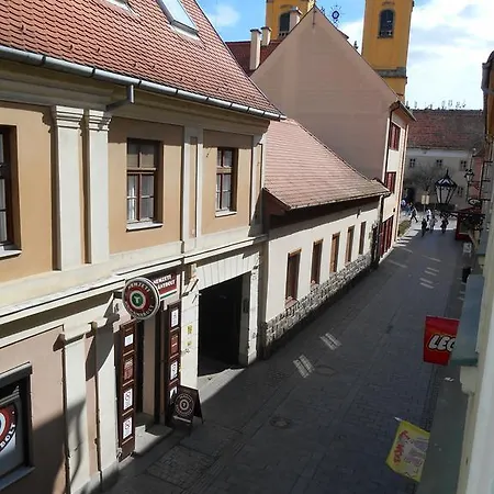 Akos Apartman * Eger