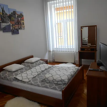 Akos Apartman Apartment Eger